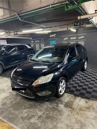 FORD FOCUS 1.6 GL 16V FLEX 4P MANUAL FORD FOCUS 1.6 GL 16V FLEX 4P MANUAL